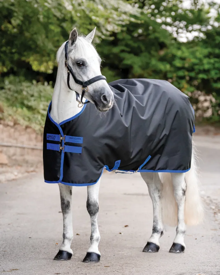 WrfmnAYC_1.webp Sale HORSEWARE ® Ireland Amigo® Ripstop 900D 50 Gram Standard Neck Pony Turnout Black/Classic Blue