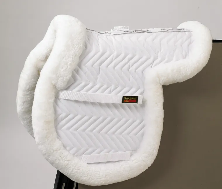 fleeceworks-show-hunter-sheeps-VBmVetJF-1.webp Discount FLEECEWORKS ™ Show Hunter Sheepskin Trim Pad With Perfect Balance Technology White