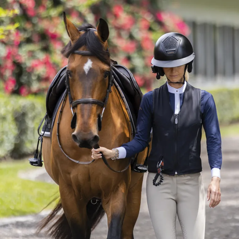 freejump-adults-airbag-vest-JHUvqfZH-4.webp Discount FREEJUMP ® Adults’ Airbag Vest* Black