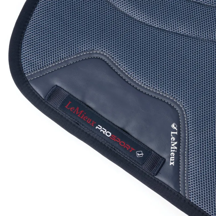 lemieux-ultra-mesh-dressage-pa-qDqaTghq-3.webp Fashion HORSE HEALTH TRADE LeMieux® Ultra Mesh Dressage Pad