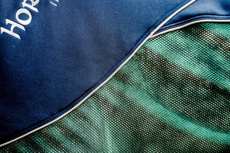 zqDscMDG_2.webp Hot HORSEWARE ® Ireland Signature Sport Cooler Navy/Hunter Green